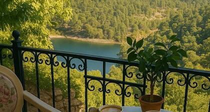 Aithra Luxury Suites, Superior Lakeview Suite