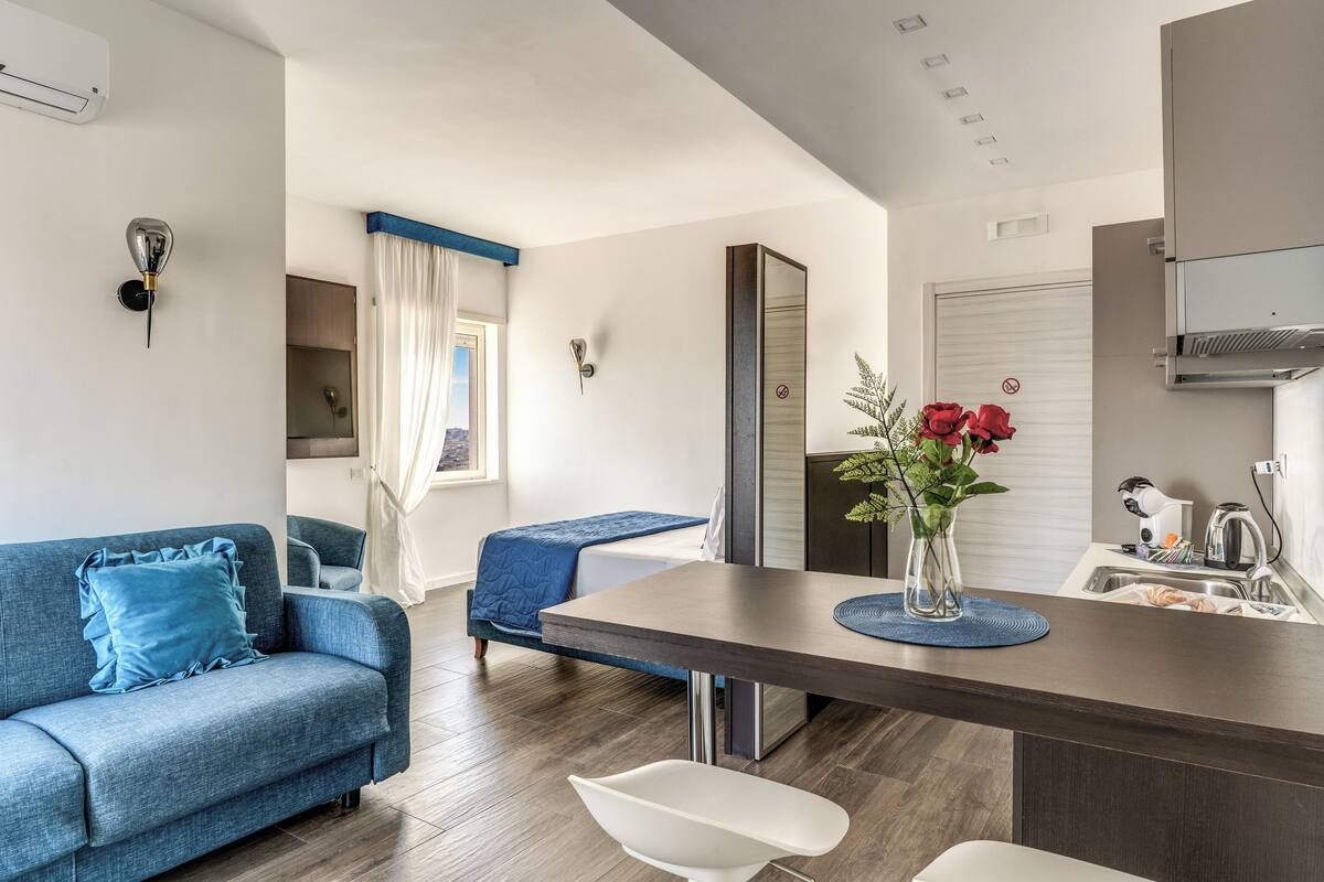 1 bedroom, desk, free WiFi