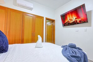 2 slaapkamers, een bureau, een strijkplank/strijkijzer, wifi