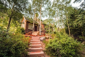 Exterior - The Williamsburg Cottage at Valley Glen...your romantic mountain getaway (Divide)