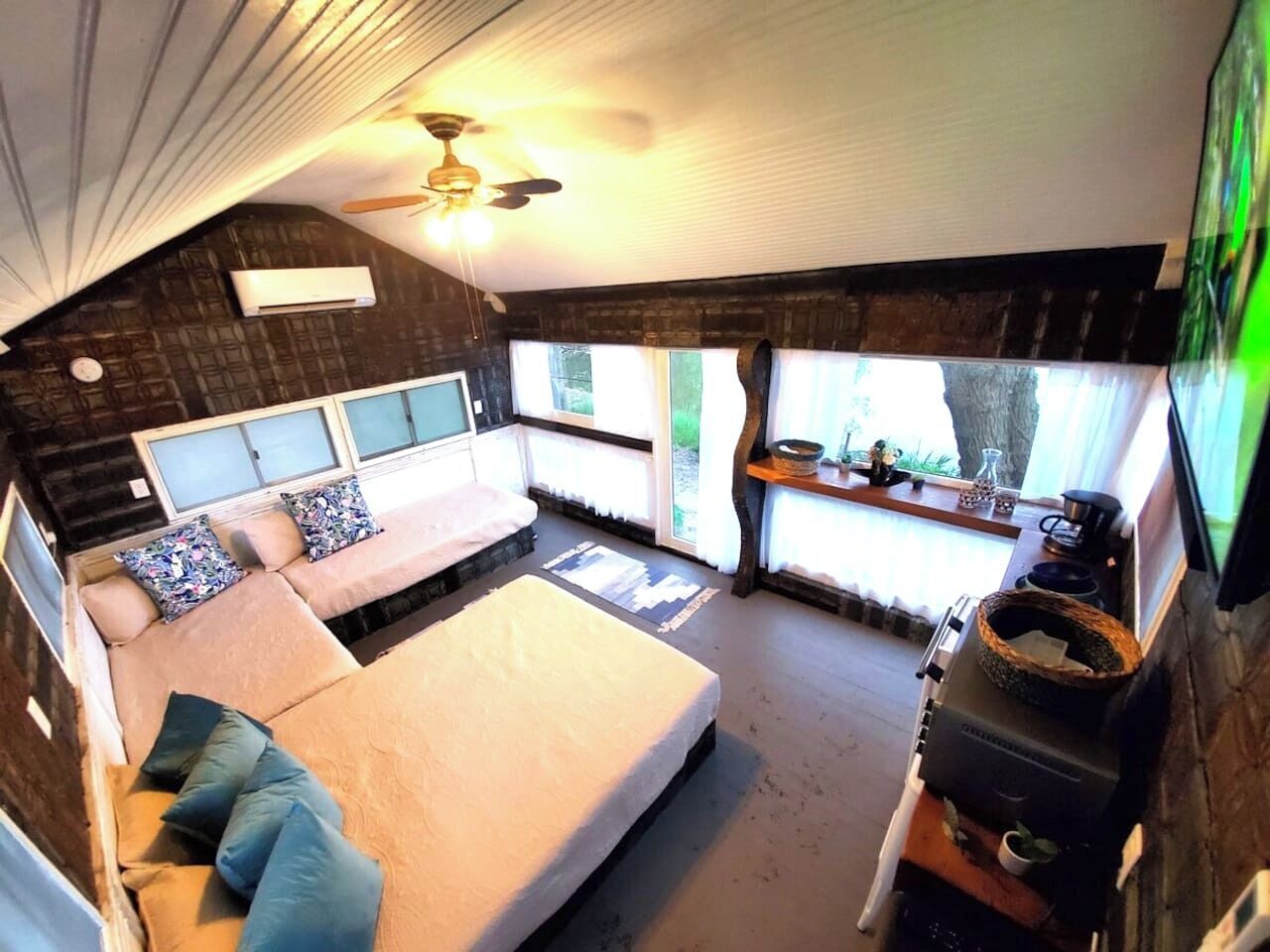 6 quartos, ferros/tábuas de passar roupa, Wi-Fi, roupa de cama