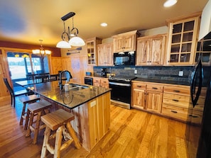 Fridge, microwave, oven, stovetop - Lakefront Luxe - Antler Cottage a 3-Level Retreat on the Whitefish Chain (Pequot Lakes)