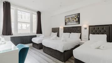 Superior Quadruple Room, Ensuite | Blackout drapes, iron/ironing board, free WiFi