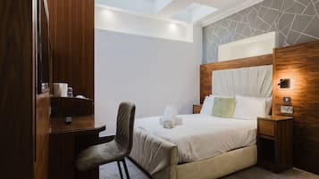 Standard Double Room, Ensuite | Blackout curtains, iron/ironing board, free WiFi