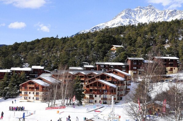 Exterior - Ski-in/ski-out & foot of the slopes, balcony, tv, ski locker, 35m², La Norma (La Norma)