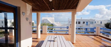 Casa, 3 habitaciones, para fumadores, balcón | Balcón