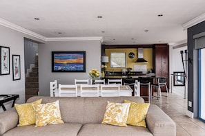Ev, 3 Yatak Odası, Sigara İçilebilir, Balkon | Oturma odası