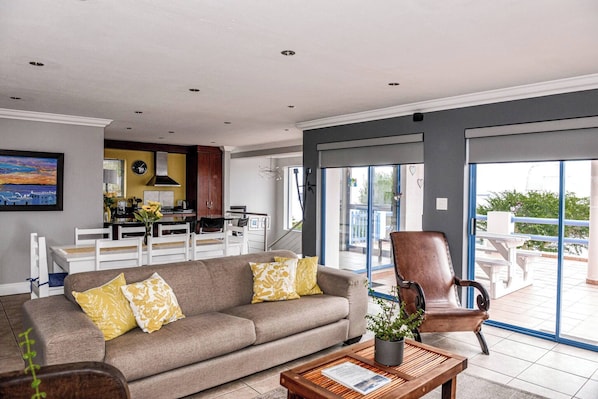 Ev, 3 Yatak Odası, Sigara İçilebilir, Balkon | Oturma odası