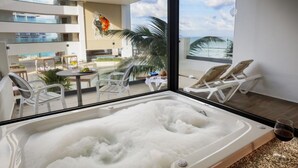 Amber Room | Premium bedding, pillowtop beds, minibar (free items), in-room safe - Sensira Resort & Spa Riviera Maya (Puerto Morelos)