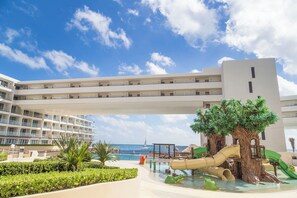 4 outdoor pools, free cabanas, pool umbrellas - Sensira Resort & Spa Riviera Maya (Puerto Morelos)