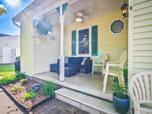 Terrace/patio - Cozy 3-Bedroom House near the Beach (Cape May)