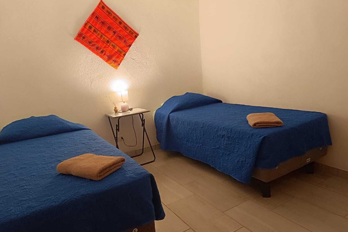 Dortoir partagé de base (Male shared dormitory)