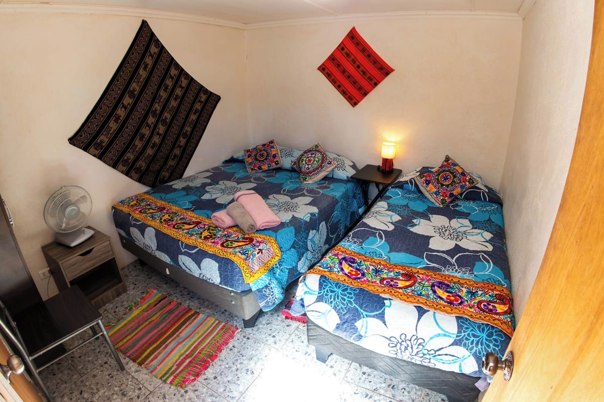 Chambre Standard double (Double room with private bathroom)