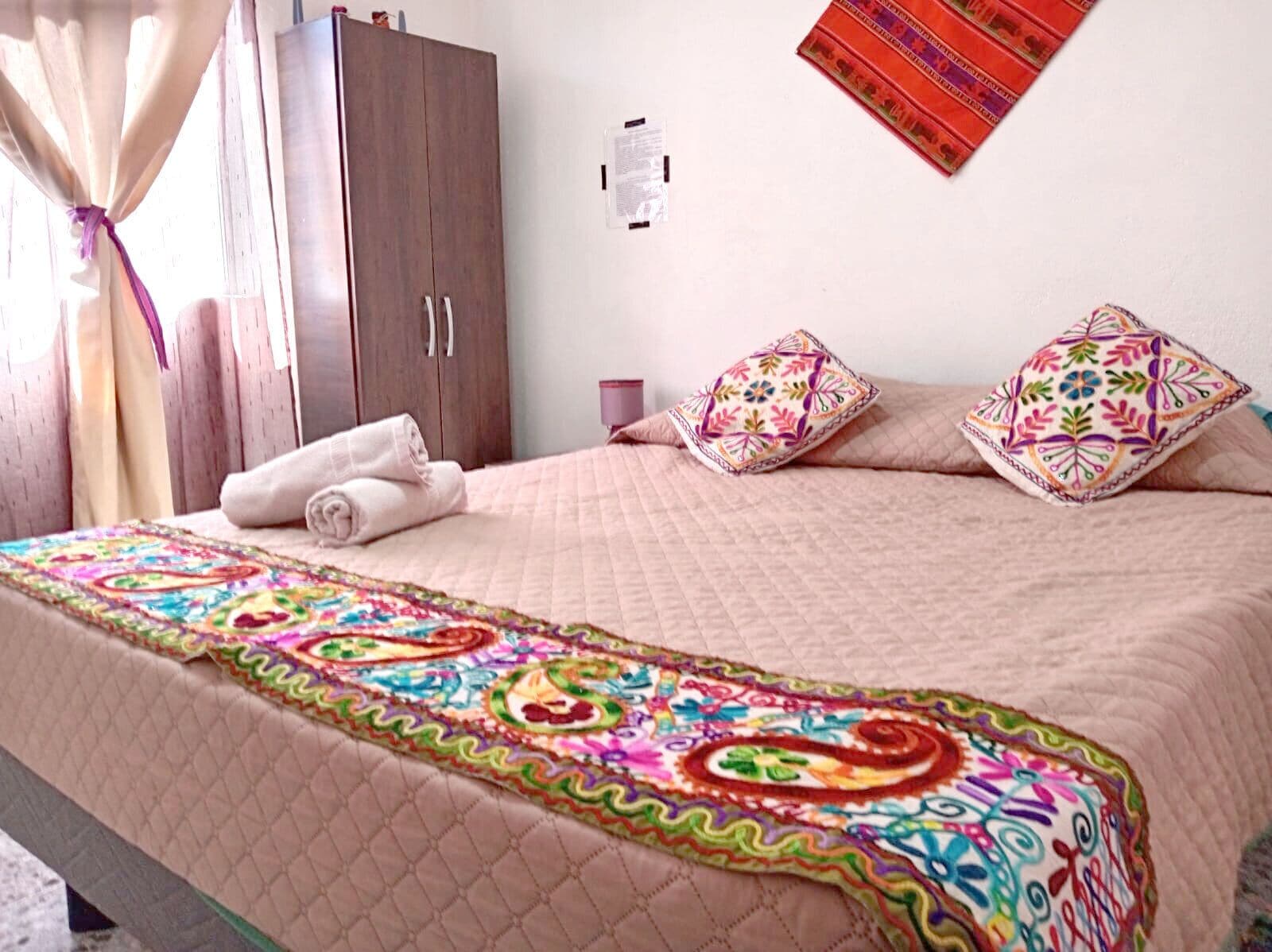 Traditional Double Room, 1 Queen Bed, Shared Bathroom