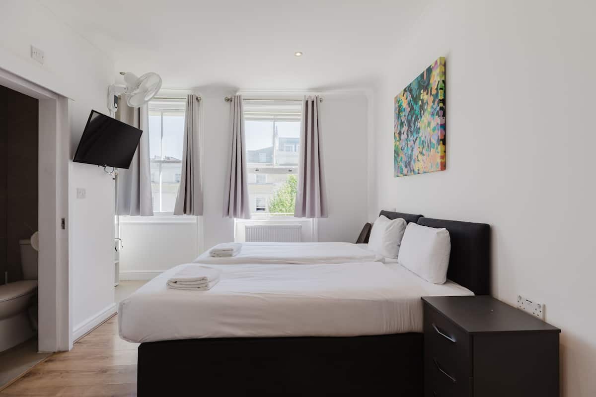 Standaard Twin kamer, en-suite badkamer | Gratis wifi, beddengoed