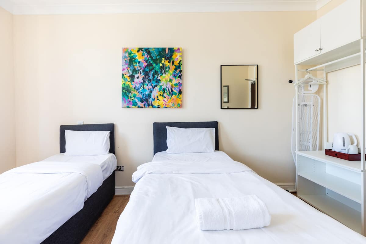 Premium studio, en-suite badkamer (Twin) | 1 slaapkamer, gratis wifi, beddengoed