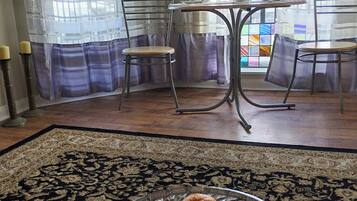 Apartment | Dining