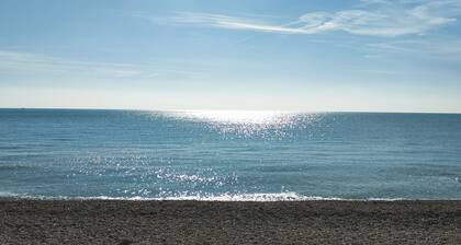 Golden Tides Seaside Retreat in Saint Leonards
