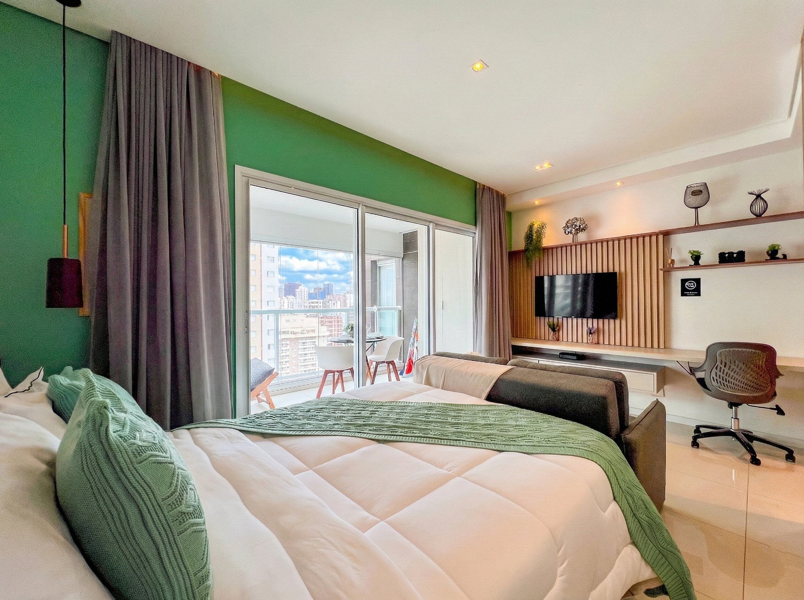 Iron/ironing board, WiFi, bed sheets