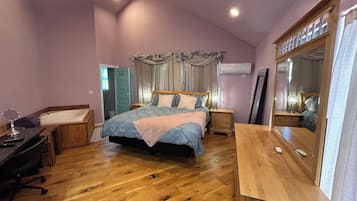 1 habitación, tabla de planchar con plancha, wifi y ropa de cama