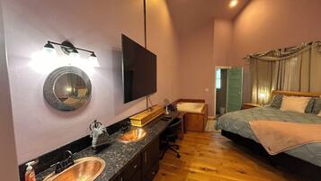 1 habitación, tabla de planchar con plancha, wifi y ropa de cama