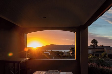 House, 3 Bedrooms, Smoking, Balcony | Outdoor dining
