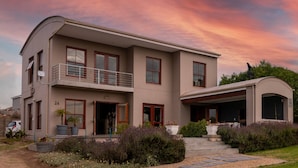 Exterior - Serene Langebaan Getaway With Garden and Pool Views (Langebaan)