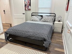 1 chambre, fer et planche à repasser, accès au Wi-Fi (inclus)
