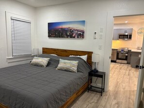 1 bedroom, free WiFi, bed sheets - St. Pete 5th Ave Oasis (St. Petersburg)