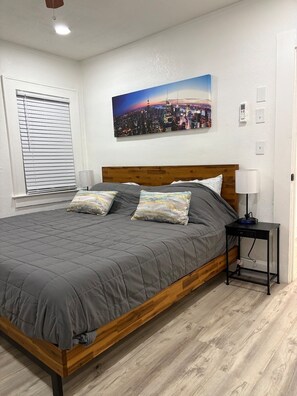 1 bedroom, free WiFi, bed sheets - St. Pete 5th Ave Oasis (St. Petersburg)
