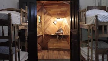 1 habitación, wifi y ropa de cama