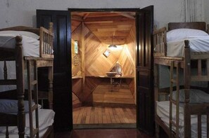 1 bedroom, WiFi, bed sheets - Family Room: comfortable space for 6 people near the beach (Las Peñitas)