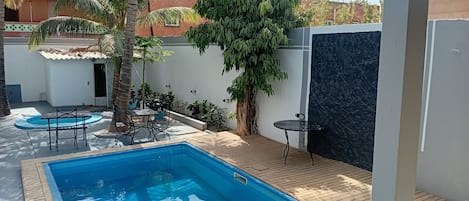 2 piscinas al aire libre