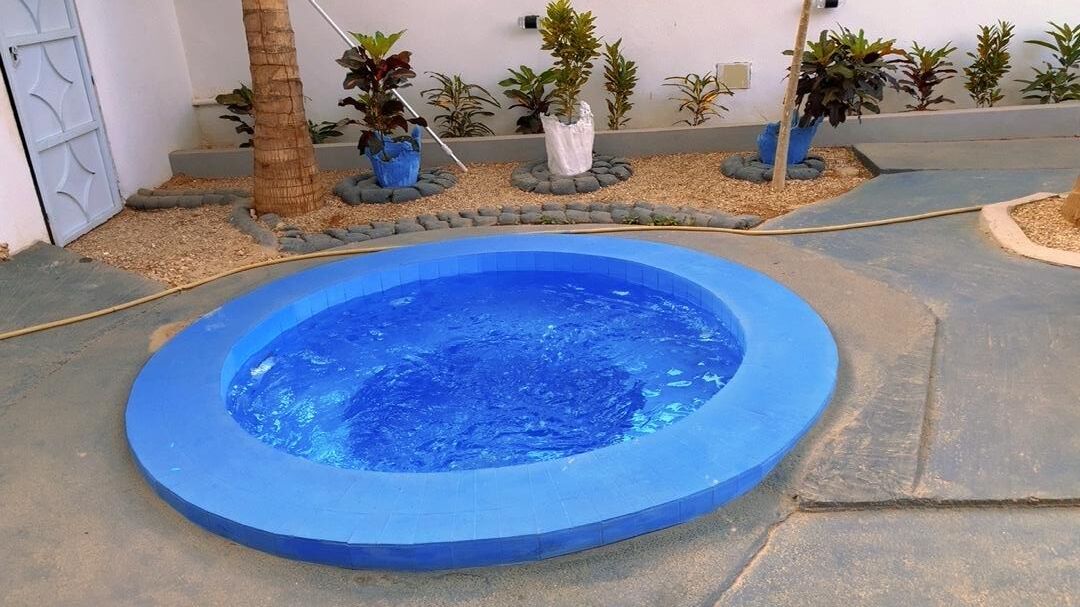 حمام سباحة