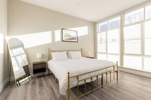 3 chambres, fer et planche à repasser, Wi-Fi, draps fournis