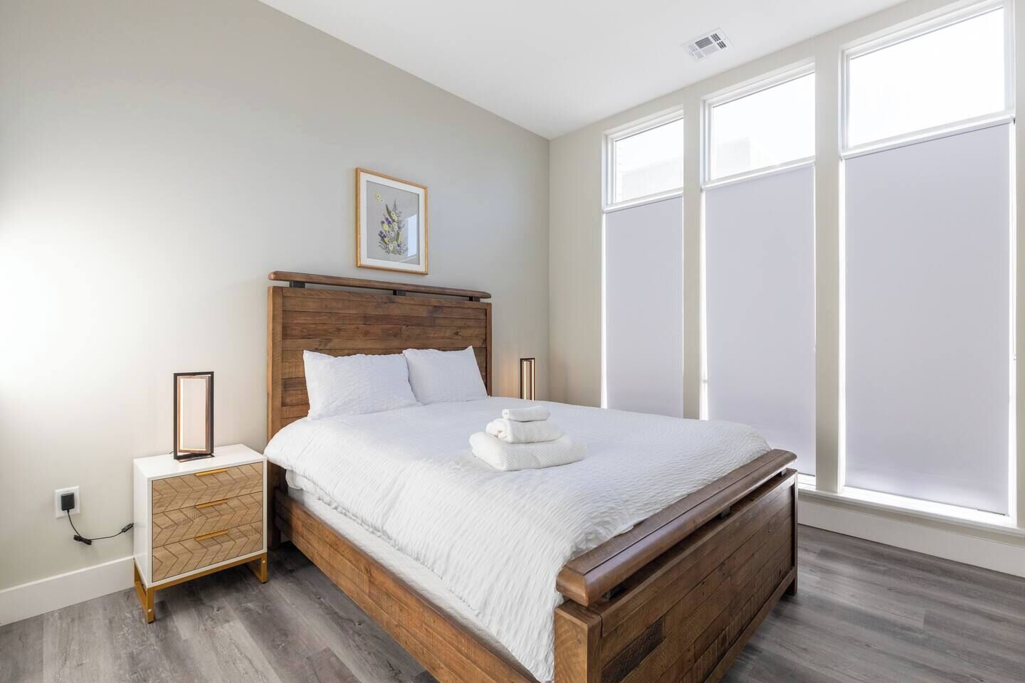 3 bedrooms, iron/ironing board, WiFi, bed sheets