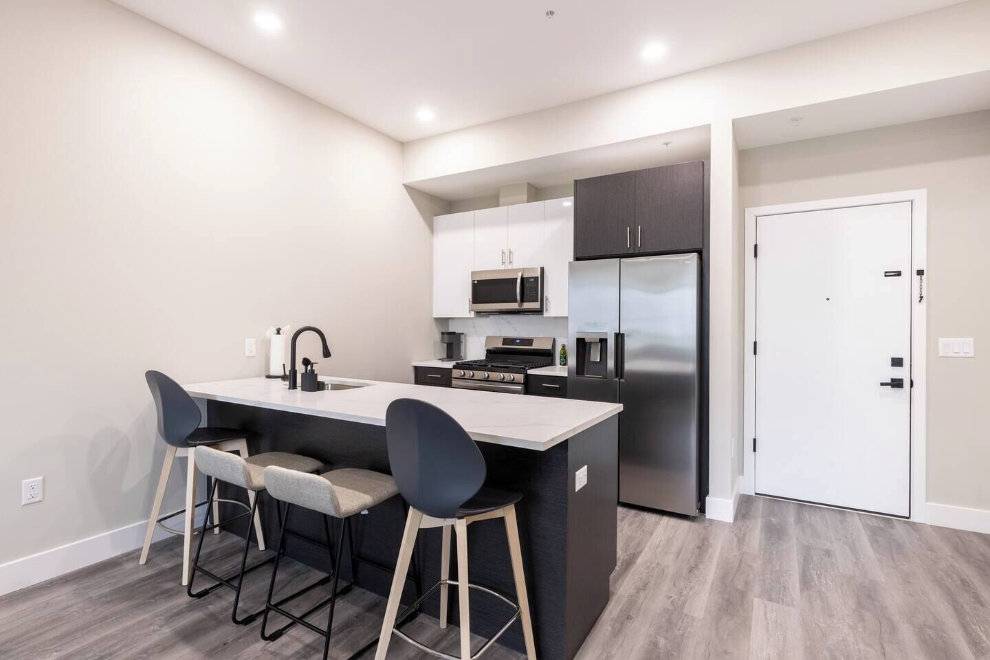 Refrigerador, microondas, horno, placa de cocina