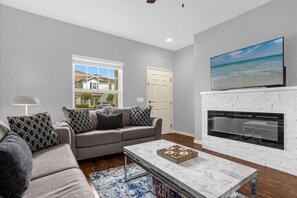 TV - 3 Bedrooms / 2 Bathrooms/ West Lucaya (8902SD) (Kissimmee)