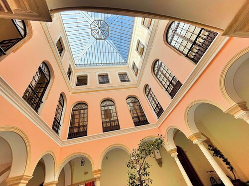 Andalusian Apartment with AC, WiFi in center of Jerez de la Frontera