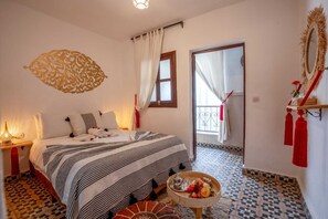 واي فاي مجانًا وملاءات أسرّة