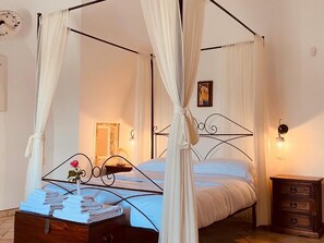 Coffres-forts dans les chambres, rideaux occultants