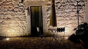 Suite monolocale Deluxe, vista giardino | Terrazza/patio