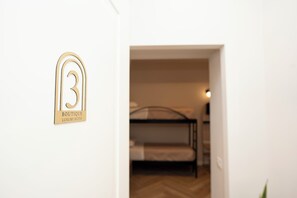 Chambre Quadruple Luxe | Coffres-forts dans les chambres, décoration personnalisée
