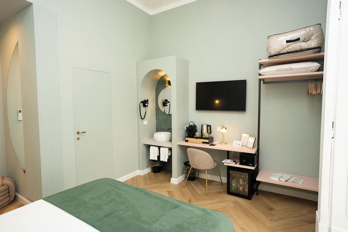 Deluxe tweepersoonskamer | Een kluis op de kamer, individueel gedecoreerd, individueel gemeubileerd