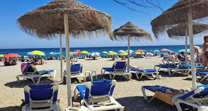 2 Bed Villa - Sleeps 5 - Private Pool & Garden