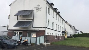 Exterior - NR 2 ground floor 3 ZKB for companies and families (Vellmar)