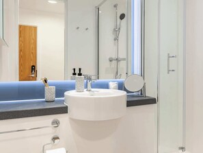 Single Room, Non Smoking | Bathroom - For Students Only - Ty Nant in Swansea - Campus Accommodation (Swansea)
