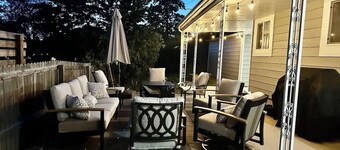 Newly Renovated Retreat. U of Denver. Walking Path