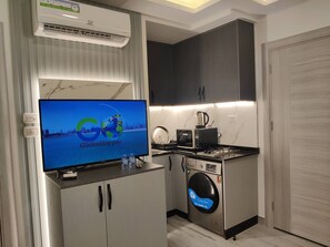 Apartment, 1 Bedroom, Smoking | Interior