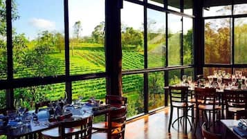 House, 4 Bedrooms, Private Pool | Dining